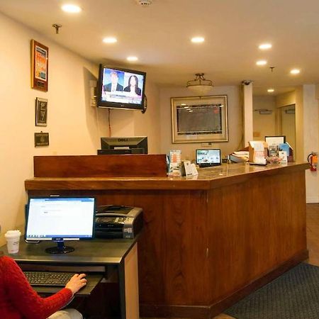 West Hartford Inn Екстер'єр фото